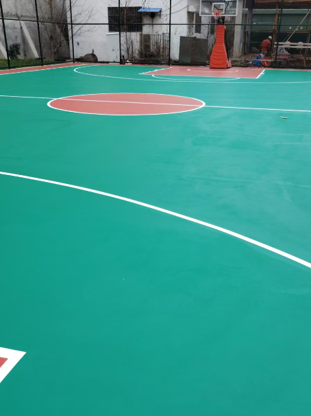 安义 球场长期使用易出现地面开裂